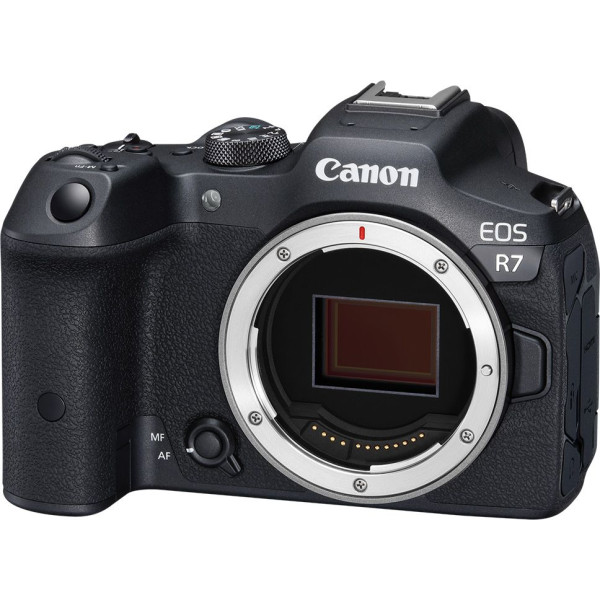 EOS R7