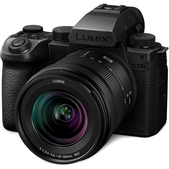 Lumix S5IIX + 20-60mm F3.5-5.6