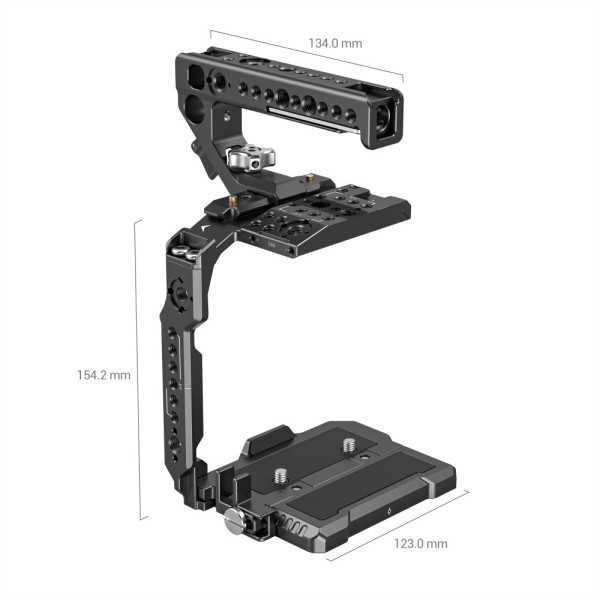 3899 - Canon EOS C70 Handheld Kit