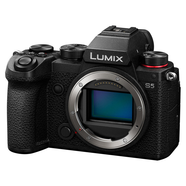 Lumix S5